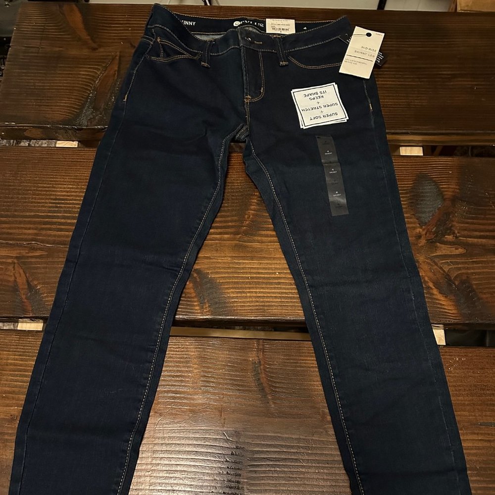 JC Penney - Mid-Rise Skinny Leg Jeans - Women's Size 4 - brand new, with tags!